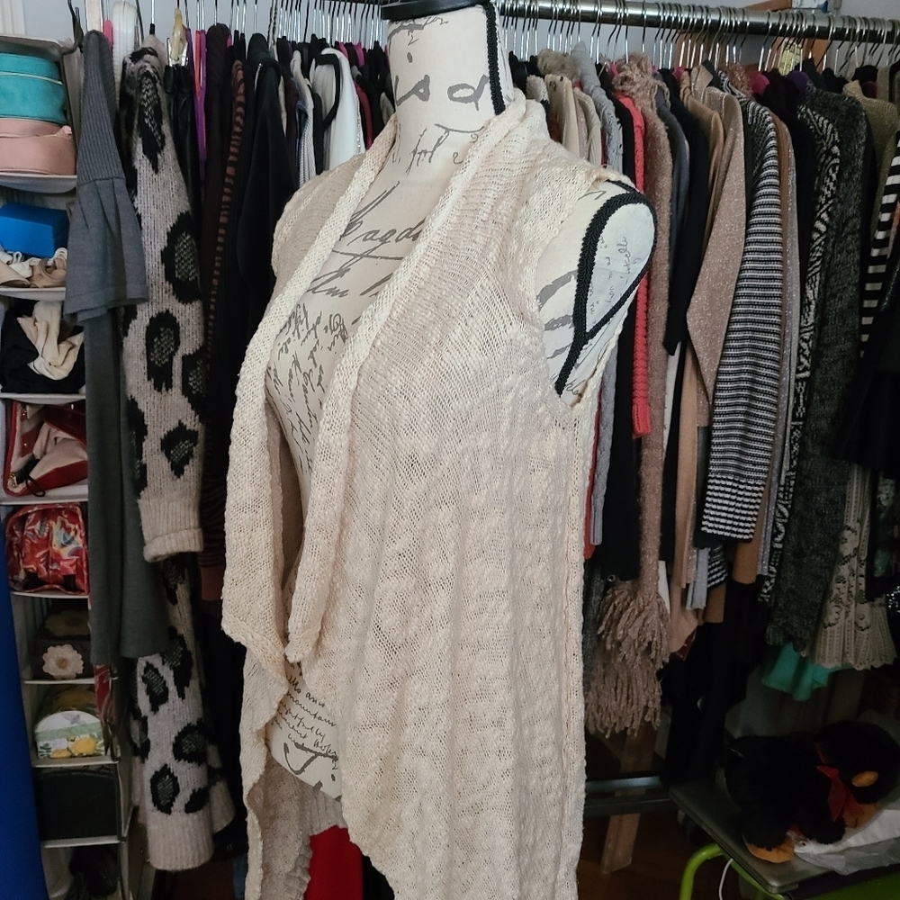 Sweater vest never worn xs Hp🔥🔥🔥🔥🔥